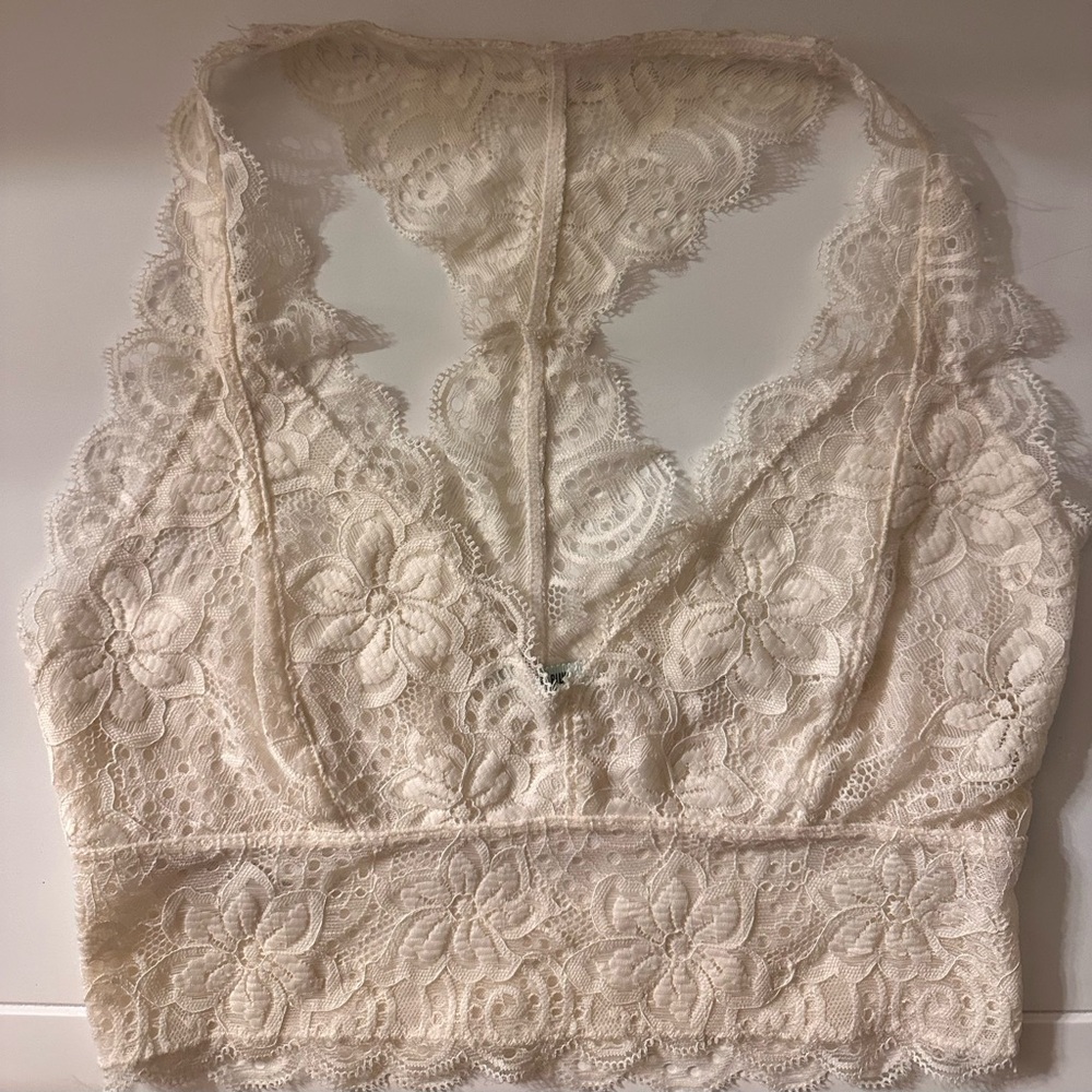 Kimchi Blue Size Medium White Lace Racerback Bralette